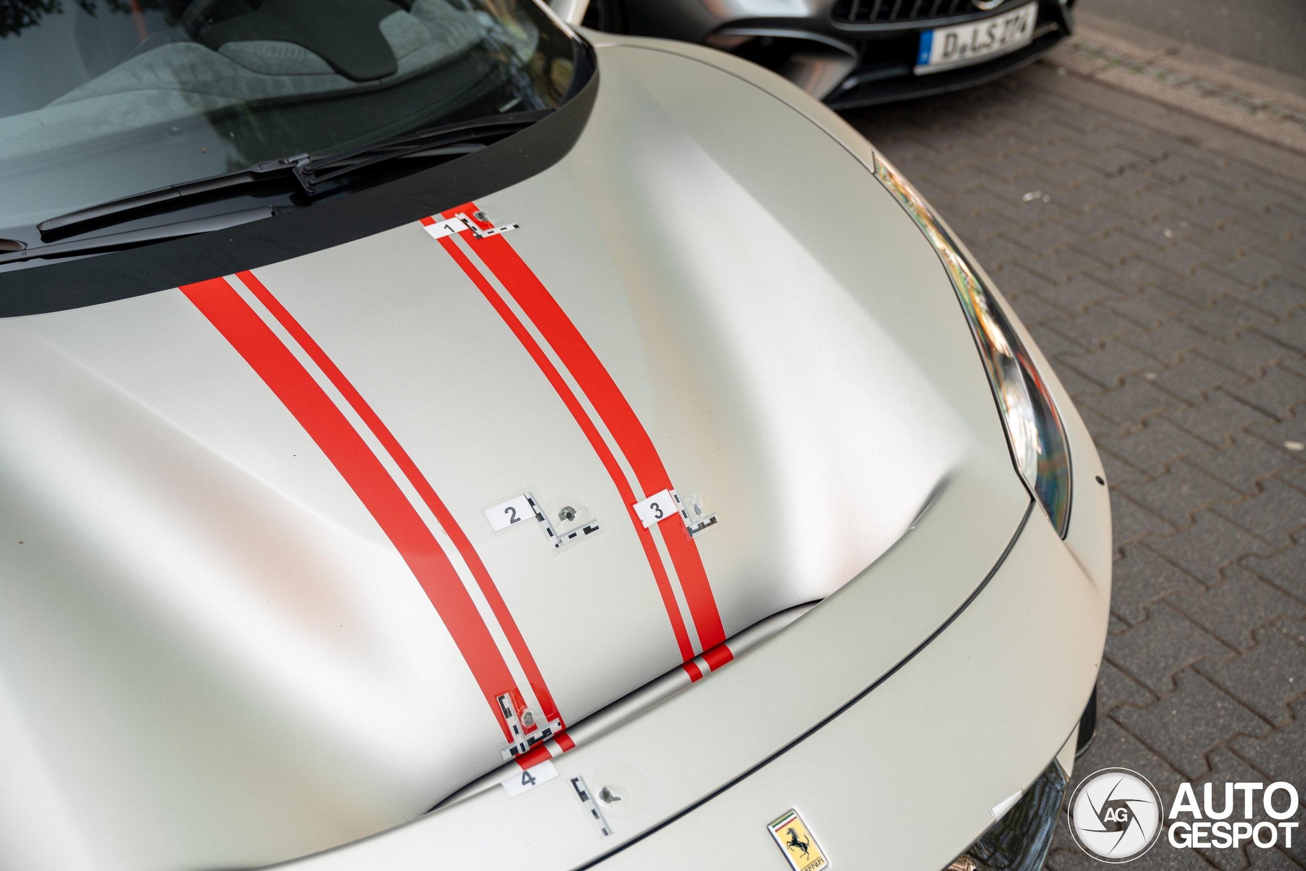 Ferrari 488 Pista Spider rijdt met wel erg bijzondere upgrade rond