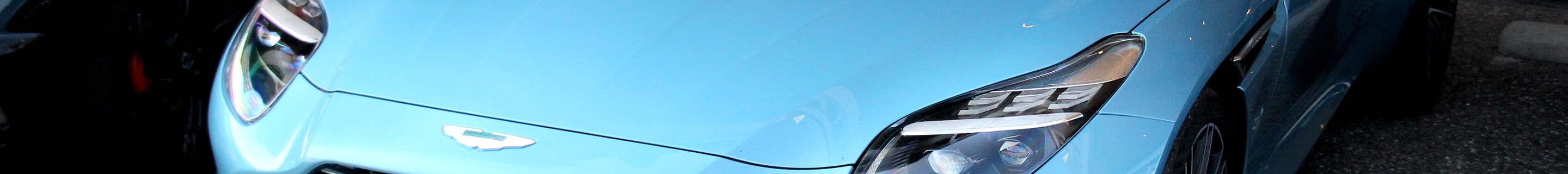 Aston Martin DB12 Volante