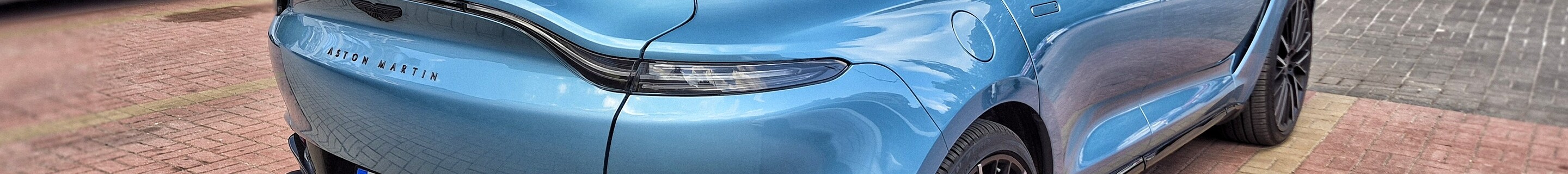 Aston Martin DBX