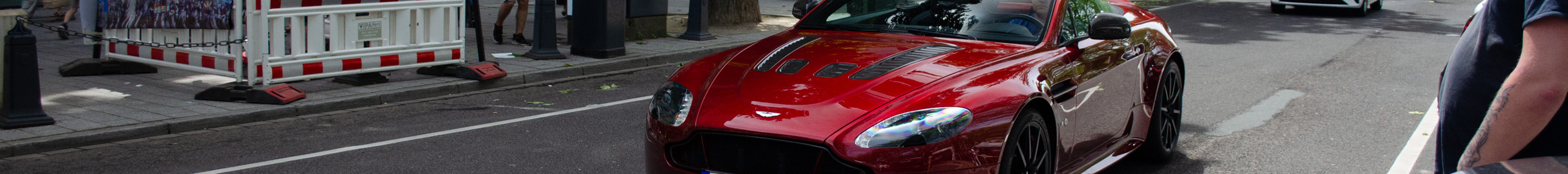 Aston Martin V12 Vantage S Roadster