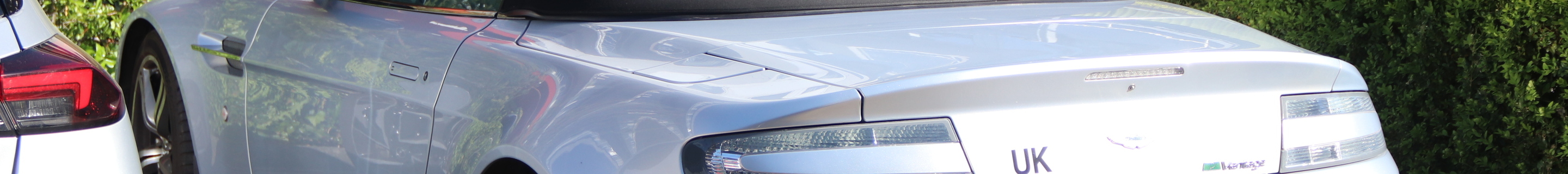 Aston Martin V8 Vantage N400 Roadster