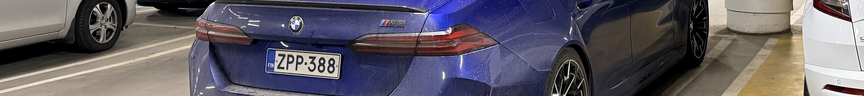 BMW M5 G90