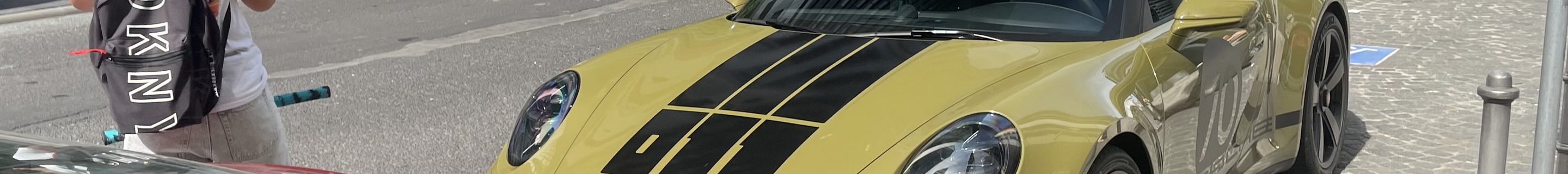 Porsche 981 Cayman GT4