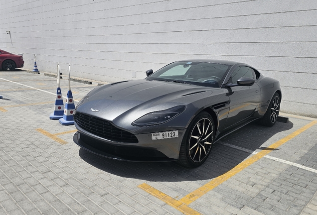 Aston Martin DB11