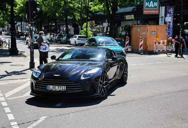 Aston Martin DB12