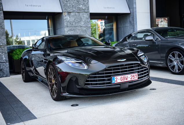 Aston Martin DB12