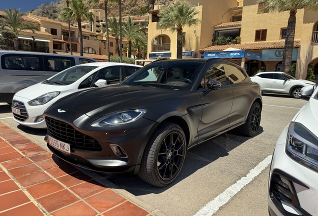 Aston Martin DBX