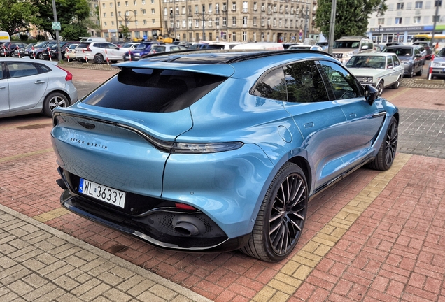 Aston Martin DBX