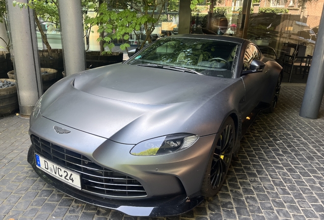 Aston Martin V12 Vantage 2023
