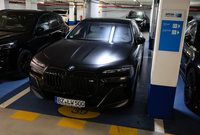 BMW M760e xDrive