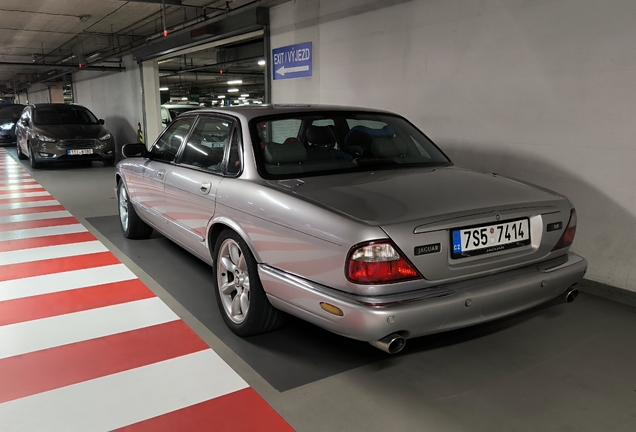 Jaguar XJR