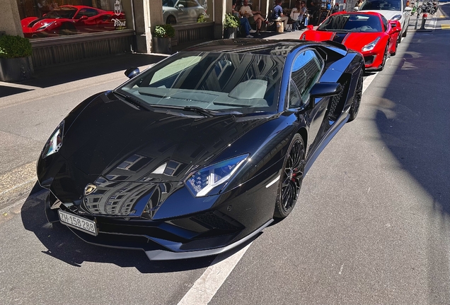 Lamborghini Aventador S LP740-4