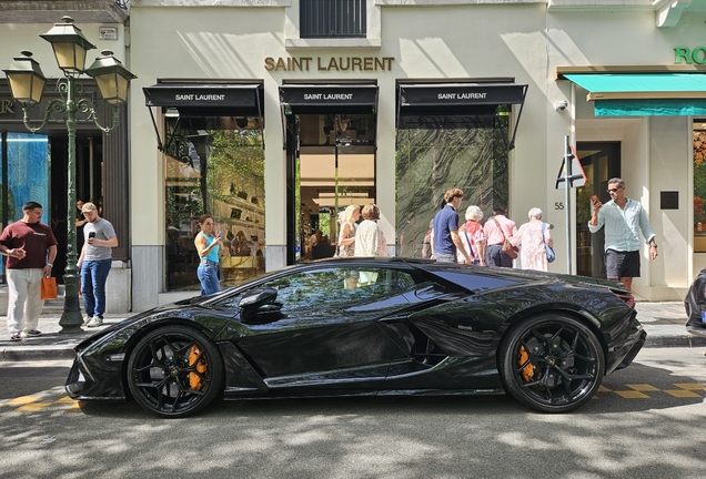 Lamborghini Revuelto
