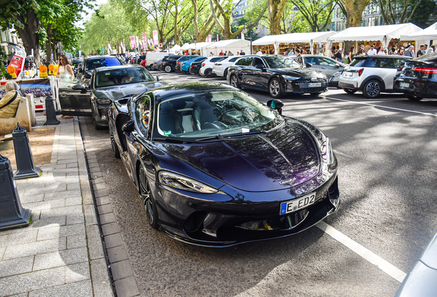 McLaren GT