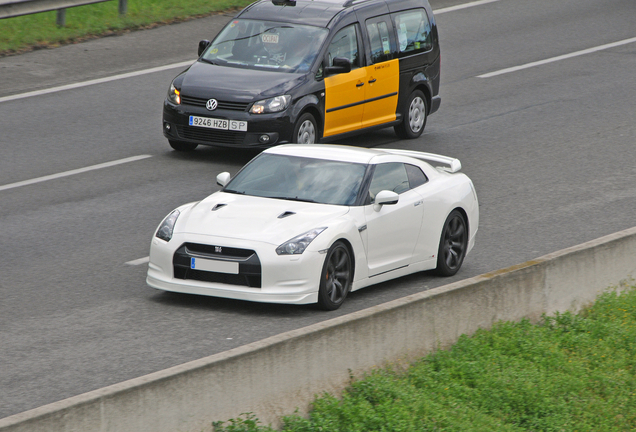 Nissan GT-R