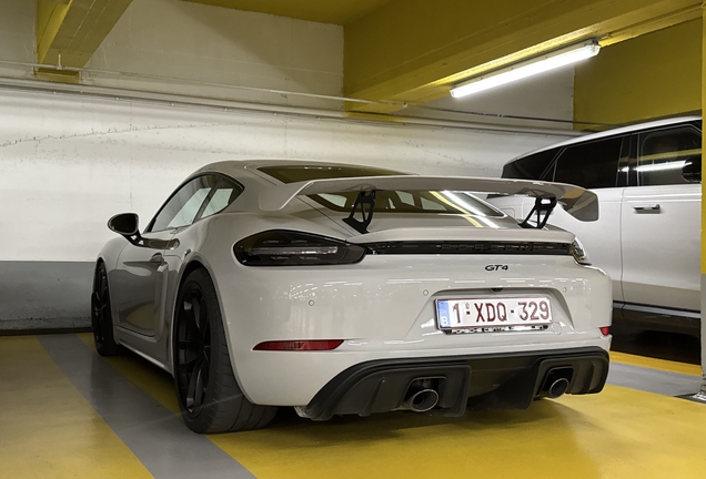 Porsche 718 Cayman GT4