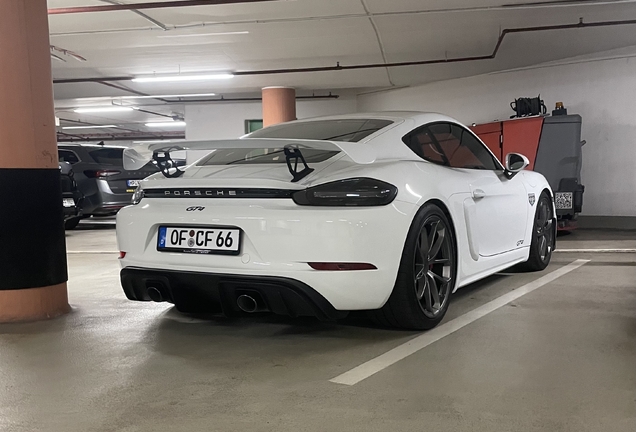 Porsche 981 Cayman GT4