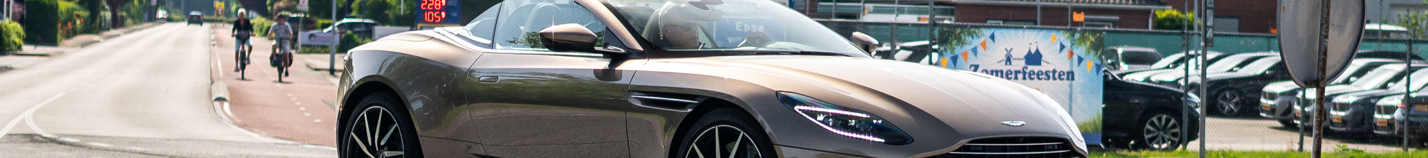 Aston Martin DB11 V8 Volante