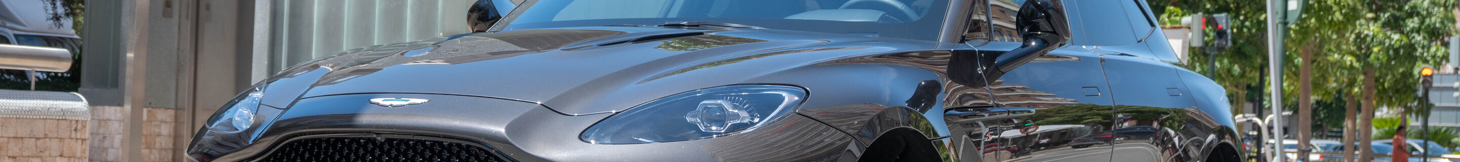 Aston Martin DBX S