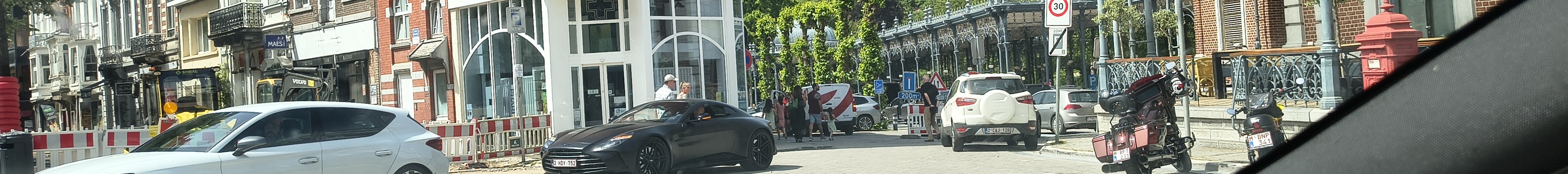 Aston Martin Vantage 2024