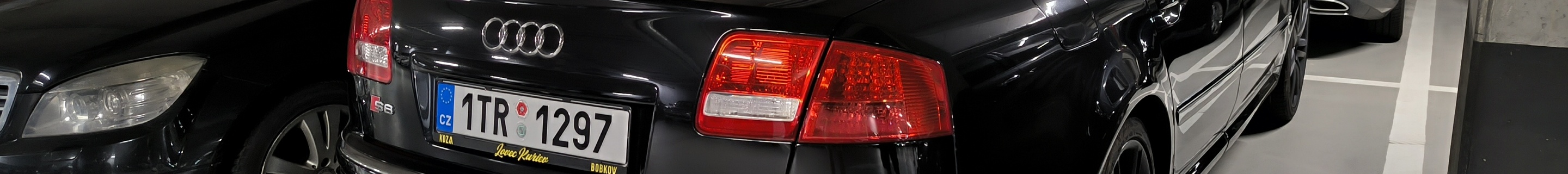 Audi S8 D3