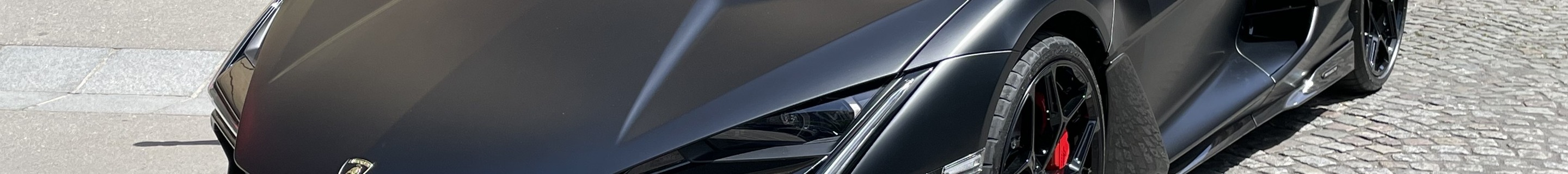 Lamborghini Revuelto