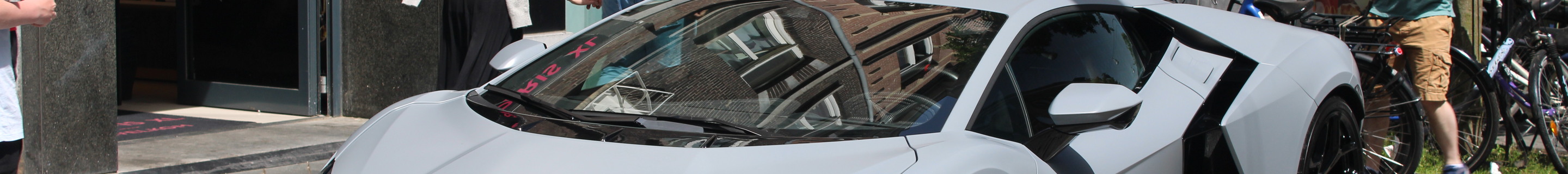 Lamborghini Revuelto