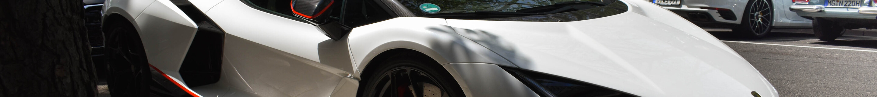 Lamborghini Revuelto