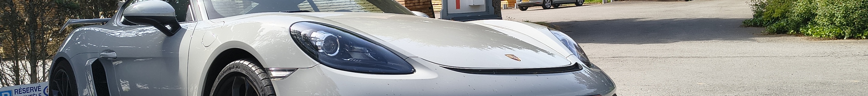 Porsche 718 Cayman GT4
