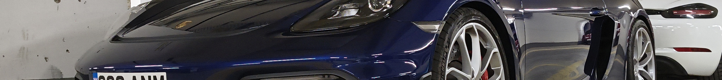 Porsche 718 Cayman GT4