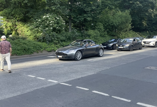 Aston Martin DB11 V8 Volante