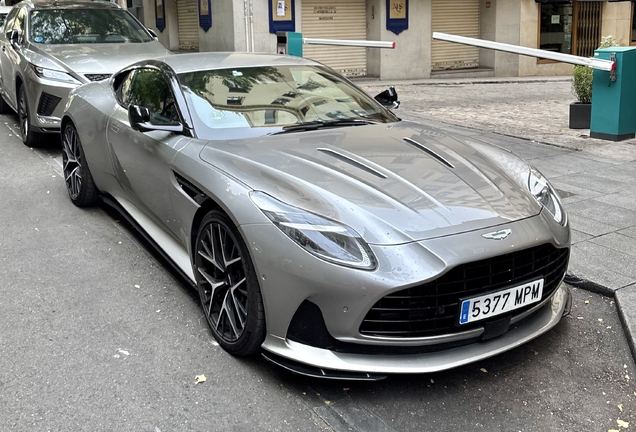 Aston Martin DB12