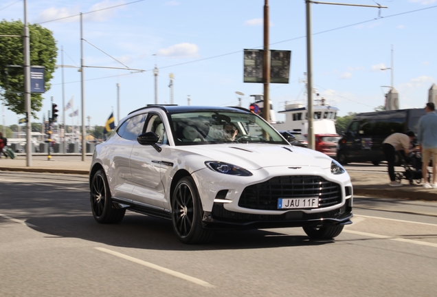 Aston Martin DBX707