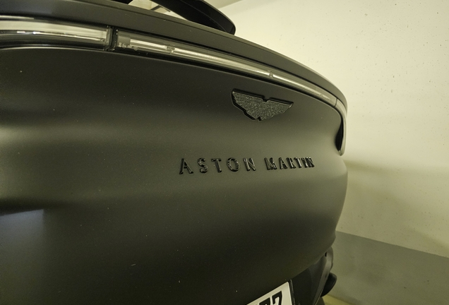 Aston Martin DBX707