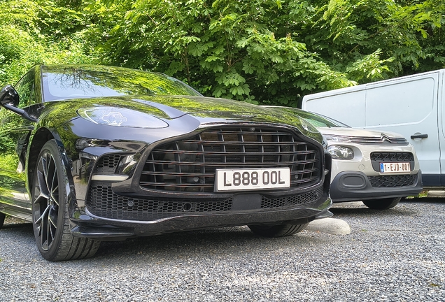 Aston Martin DBX707