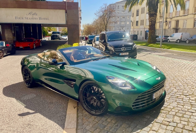 Aston Martin Vanquish Volante 2025