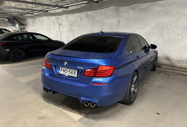 BMW M5 F10 2011