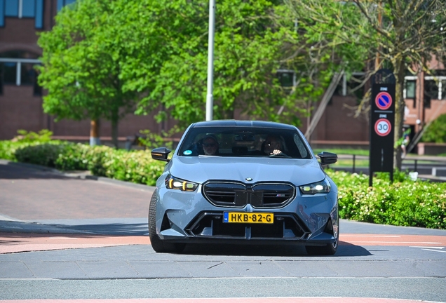 BMW M5 G90