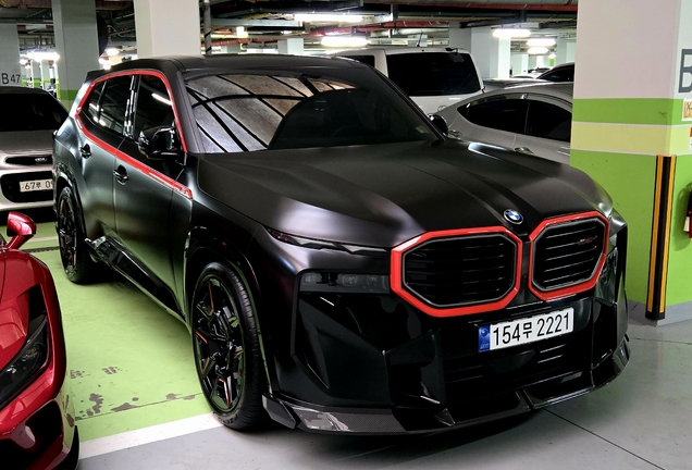 BMW XM G09 Label Red