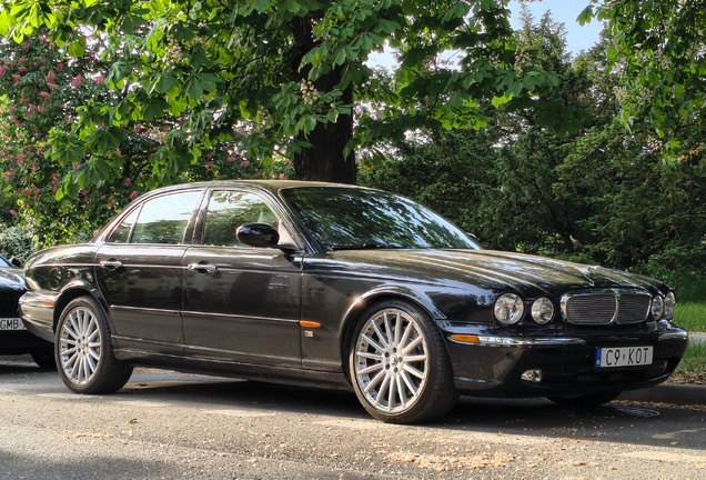 Jaguar XJR