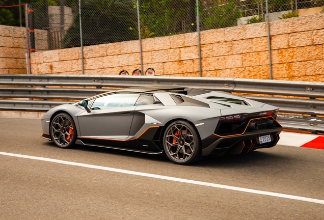 Lamborghini Aventador LP780-4 Ultimae Roadster