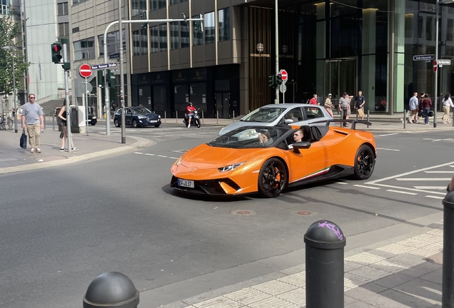 Lamborghini Huracán LP640-4 Performante Spyder