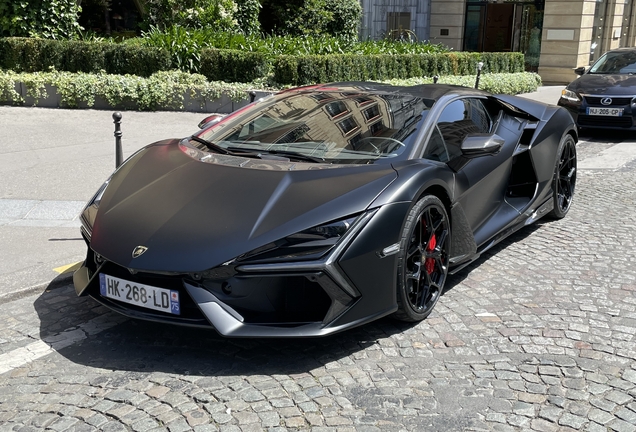 Lamborghini Revuelto