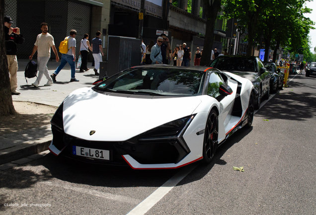 Lamborghini Revuelto