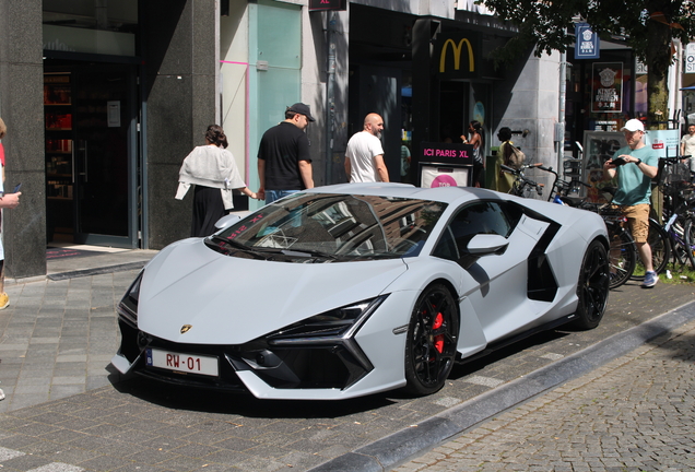 Lamborghini Revuelto