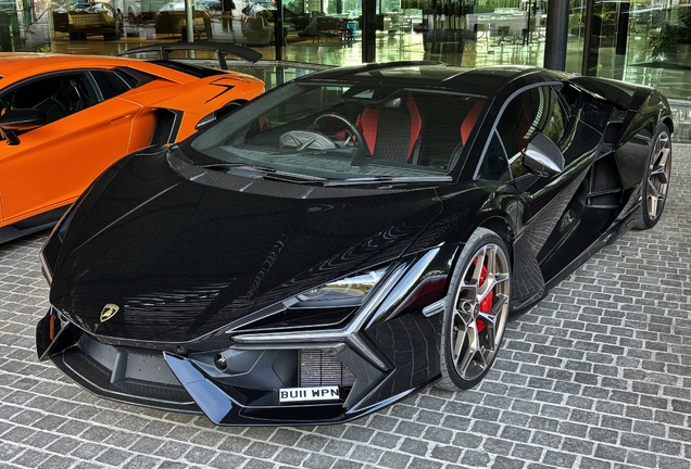 Lamborghini Revuelto