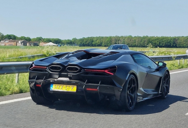 Lamborghini Revuelto