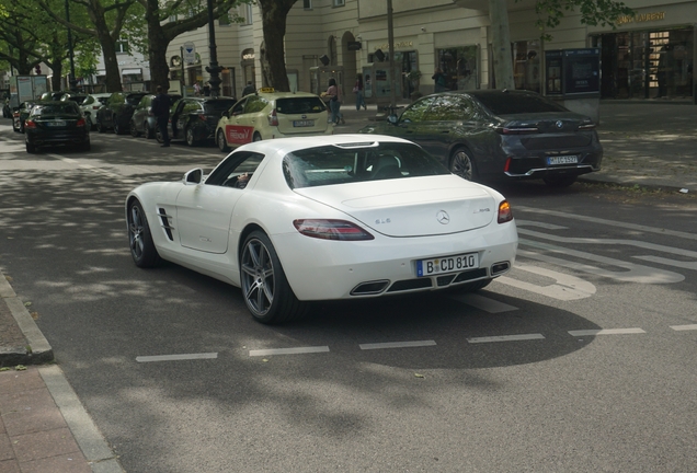 Mercedes-Benz SLS AMG