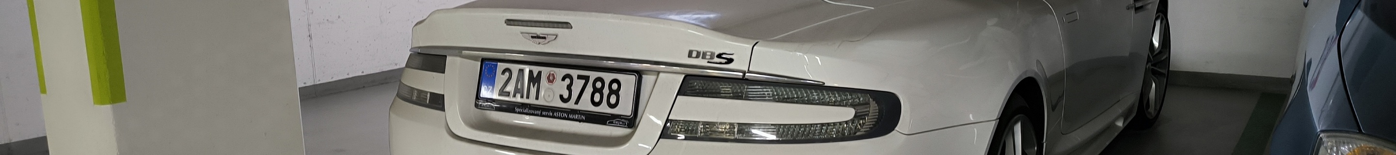 Aston Martin DBS Volante