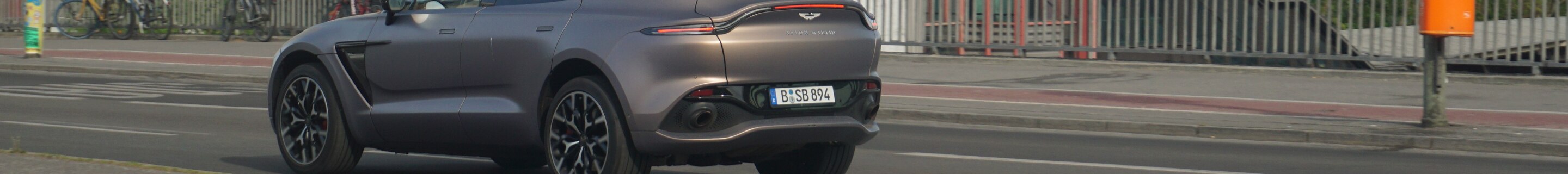 Aston Martin DBX